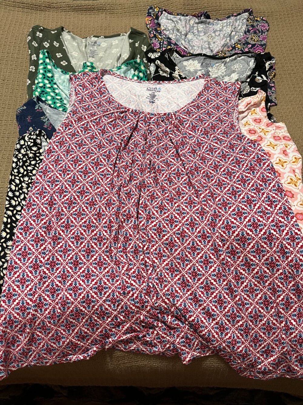 8-- Women's Croft & Barrow Sleeveless Tops--XXL - Picture 2 of 3